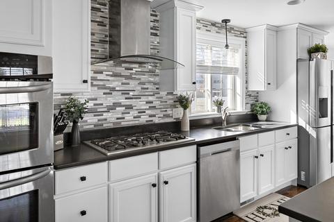 2 Willow Ave, Danvers, MA 01923 photo 6