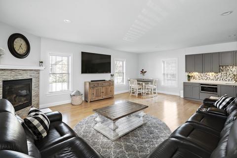 2 Willow Ave, Danvers, MA 01923 photo 17