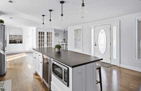 2 Willow Ave, Danvers, MA 01923 photo 7