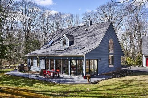 7 Arnold Rd, Pelham, MA 01002 photo 2