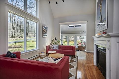 7 Arnold Rd, Pelham, MA 01002 photo 3