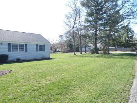 105 Thistle Dr, Barnstable, MA 02632 photo 5