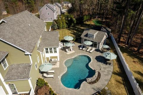 4 Pineneedle Ln, Georgetown, MA 01833 photo 2