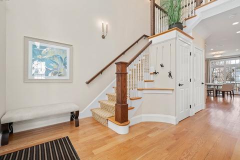 25 Hawthorn Ave, Needham, MA 02492 photo 3