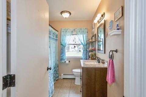 126 Mayfair Ave, Springfield, MA 01104 photo 19