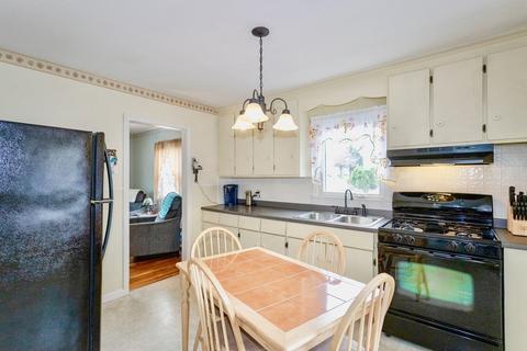 126 Mayfair Ave, Springfield, MA 01104 photo 7