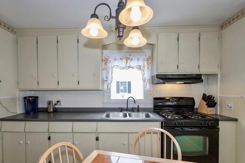 126 Mayfair Ave, Springfield, MA 01104 photo 9