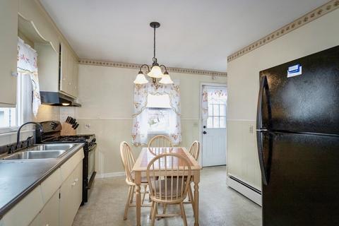126 Mayfair Ave, Springfield, MA 01104 photo 8