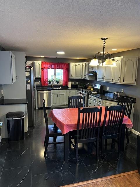 11 Christopher St, Chicopee, MA 01020 photo 2