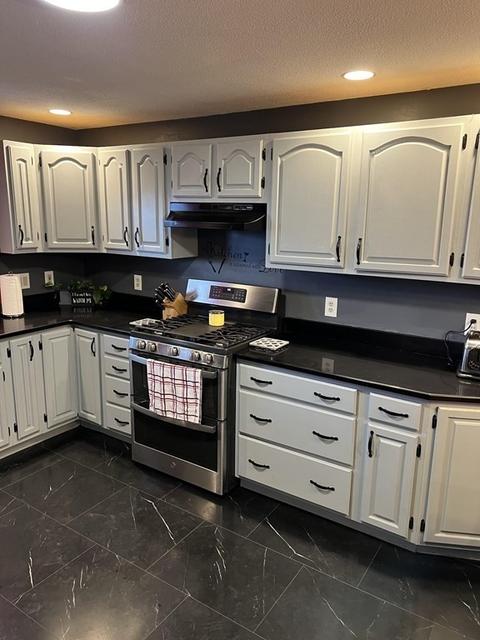 11 Christopher St, Chicopee, MA 01020 photo 4