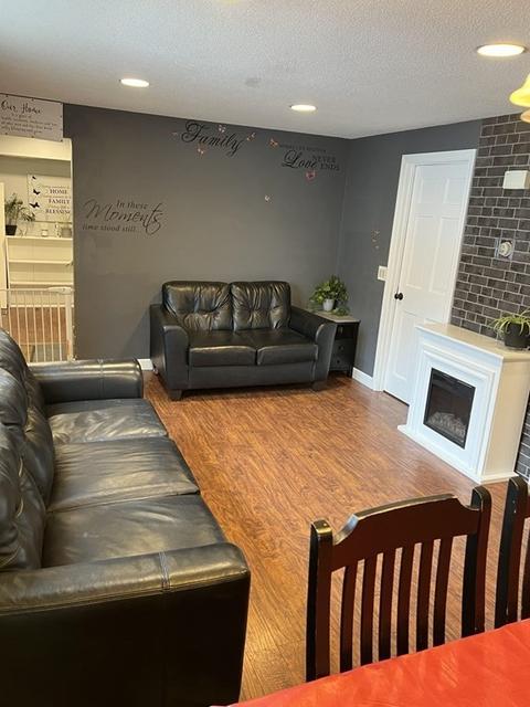 11 Christopher St, Chicopee, MA 01020 photo 5