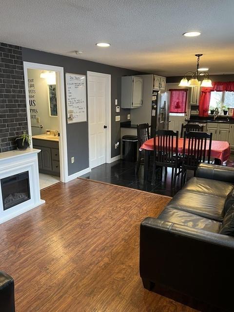 11 Christopher St, Chicopee, MA 01020 photo 6