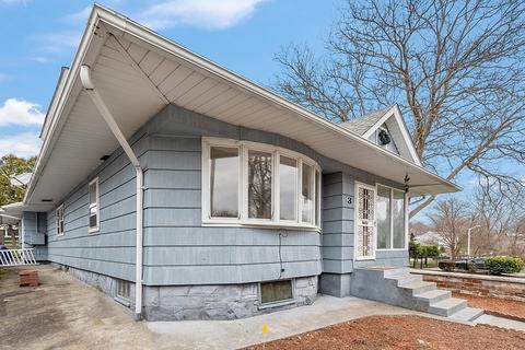 3 Travis St, Worcester, MA 01604 photo 4