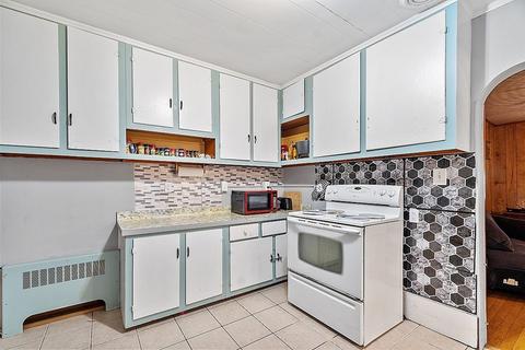 3 Travis St, Worcester, MA 01604 photo 11