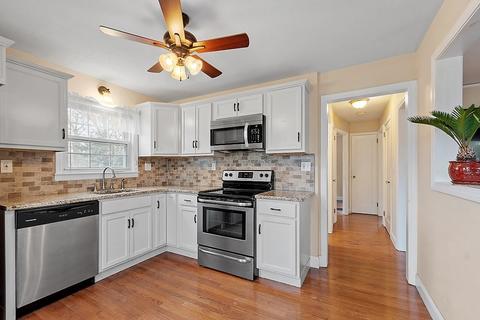 81 Surrey Rd, Springfield, MA 01118 photo 12