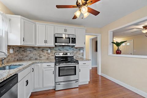 81 Surrey Rd, Springfield, MA 01118 photo 13
