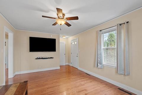 81 Surrey Rd, Springfield, MA 01118 photo 9