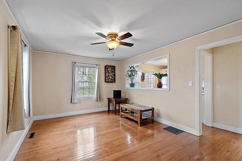 81 Surrey Rd, Springfield, MA 01118 photo 7
