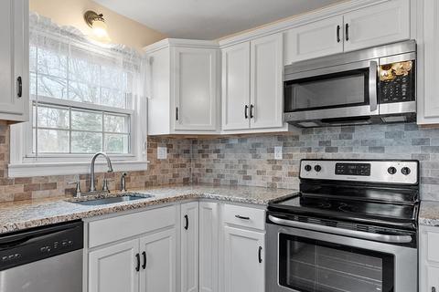 81 Surrey Rd, Springfield, MA 01118 photo 15