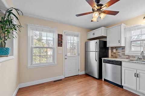 81 Surrey Rd, Springfield, MA 01118 photo 11
