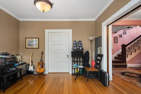 8 Smith St, Marblehead, MA 01945 photo 8