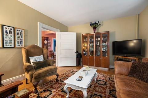 8 Smith St, Marblehead, MA 01945 photo 11
