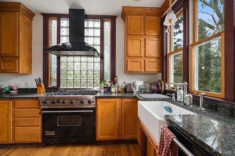 8 Smith St, Marblehead, MA 01945 photo 13
