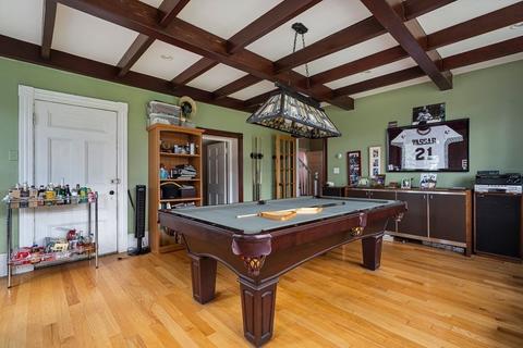8 Smith St, Marblehead, MA 01945 photo 17