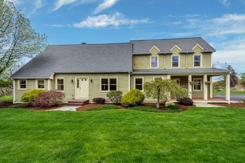 82 Taft St, Upton, MA 01568 photo 2
