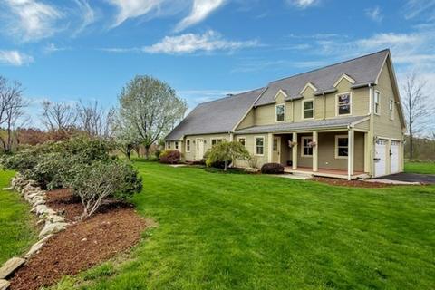 82 Taft St, Upton, MA 01568 photo 1