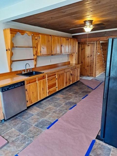 157 W Main St, Orange, MA 01364 photo 8