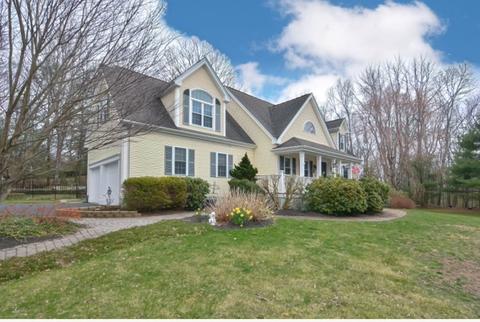 6 Tower Rd, Mendon, MA 01756 photo 2
