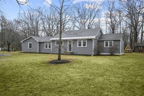 46 Lashua Rd, Ashburnham, MA 01430 photo 2