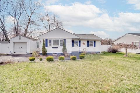 6 Metzger Pl, Springfield, MA 01104 photo 2