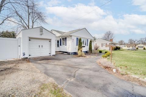 6 Metzger Pl, Springfield, MA 01104 photo 3