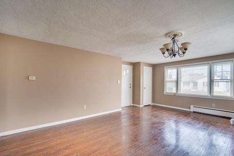 6 Metzger Pl, Springfield, MA 01104 photo 5