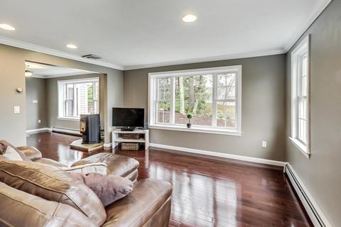 8 Pilgrim Rd, Mansfield, MA 02048 photo 5