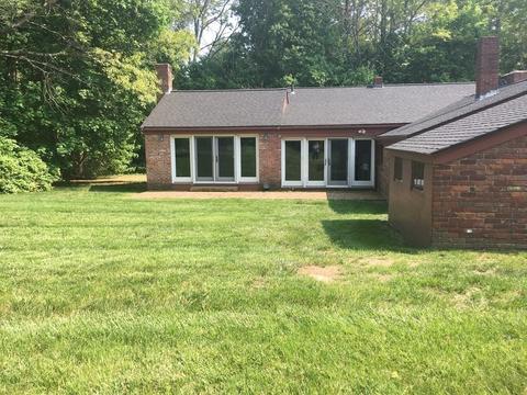32 Bates St, Mendon, MA 01756 photo 4