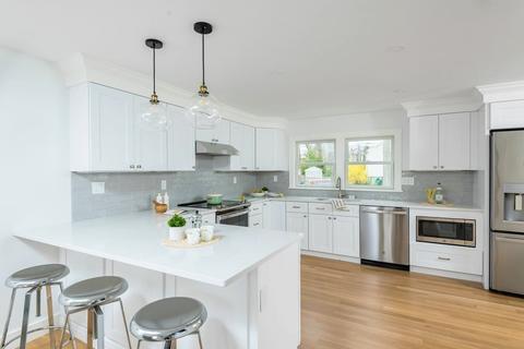 10 Epping St, Arlington, MA 02474 photo 13