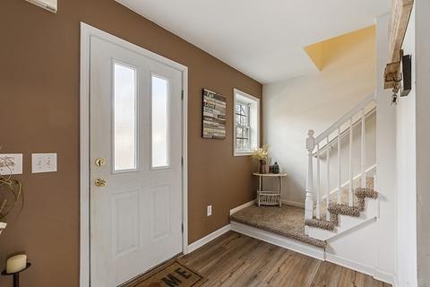 24 Maranda St, Worcester, MA 01604 photo 4