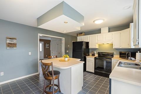 24 Maranda St, Worcester, MA 01604 photo 9
