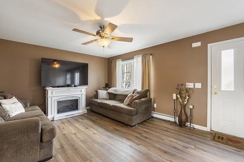 24 Maranda St, Worcester, MA 01604 photo 6