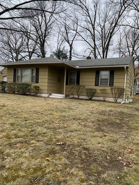 58 Arliss St, Springfield, MA 01109 photo 2
