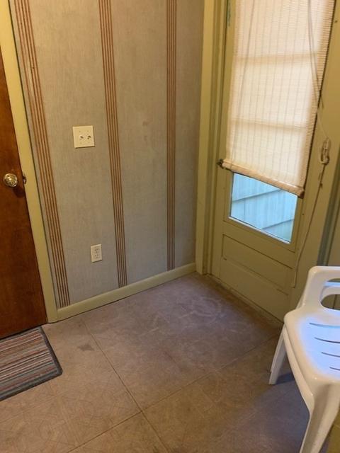 58 Arliss St, Springfield, MA 01109 photo 9