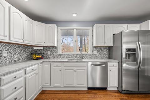 49 Juniper Rd, Andover, MA 01810 photo 2
