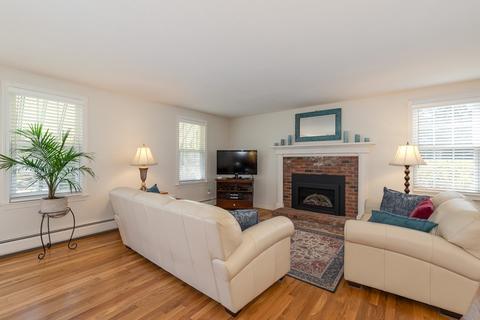 28 Content Ln, Barnstable, MA 02635 photo 3