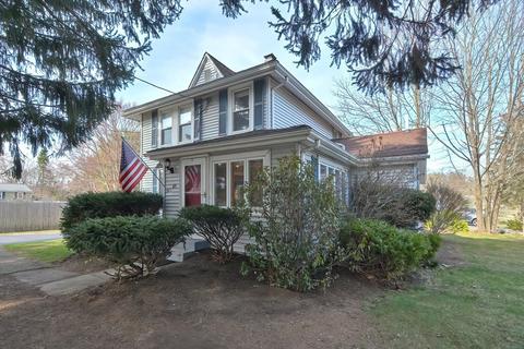 65 Pine St, Franklin, MA 02038 photo 1