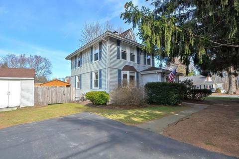 65 Pine St, Franklin, MA 02038 photo 2