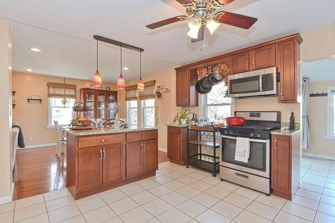 65 Pine St, Franklin, MA 02038 photo 6