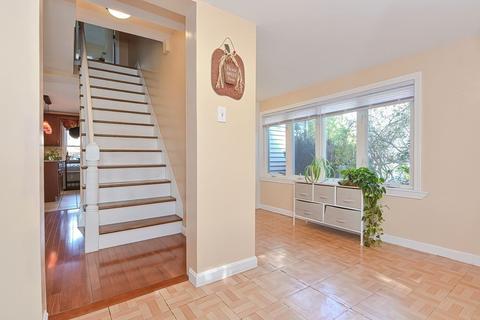 65 Pine St, Franklin, MA 02038 photo 14